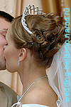 свадебная прическа, короткие волосы, свадебная прическа с диадемой